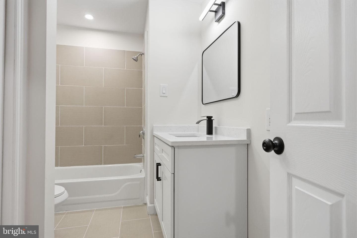 1908 N Croskey St photo 14