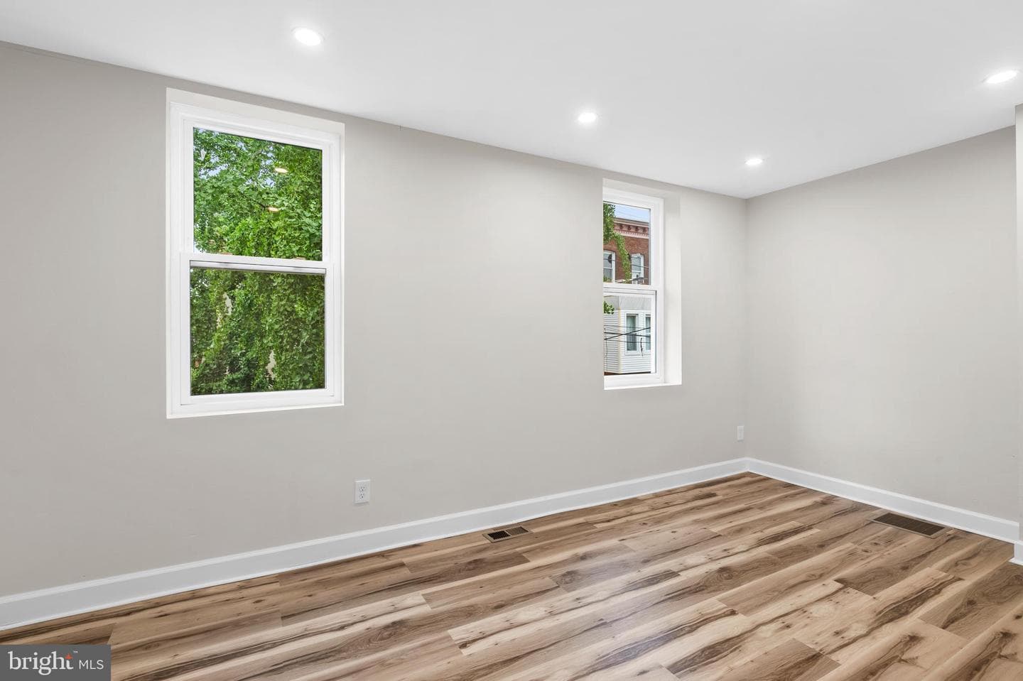 1908 N Croskey St photo 16
