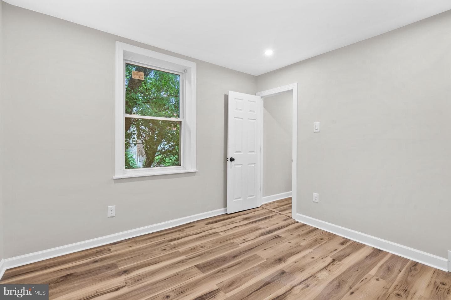 1908 N Croskey St photo 17