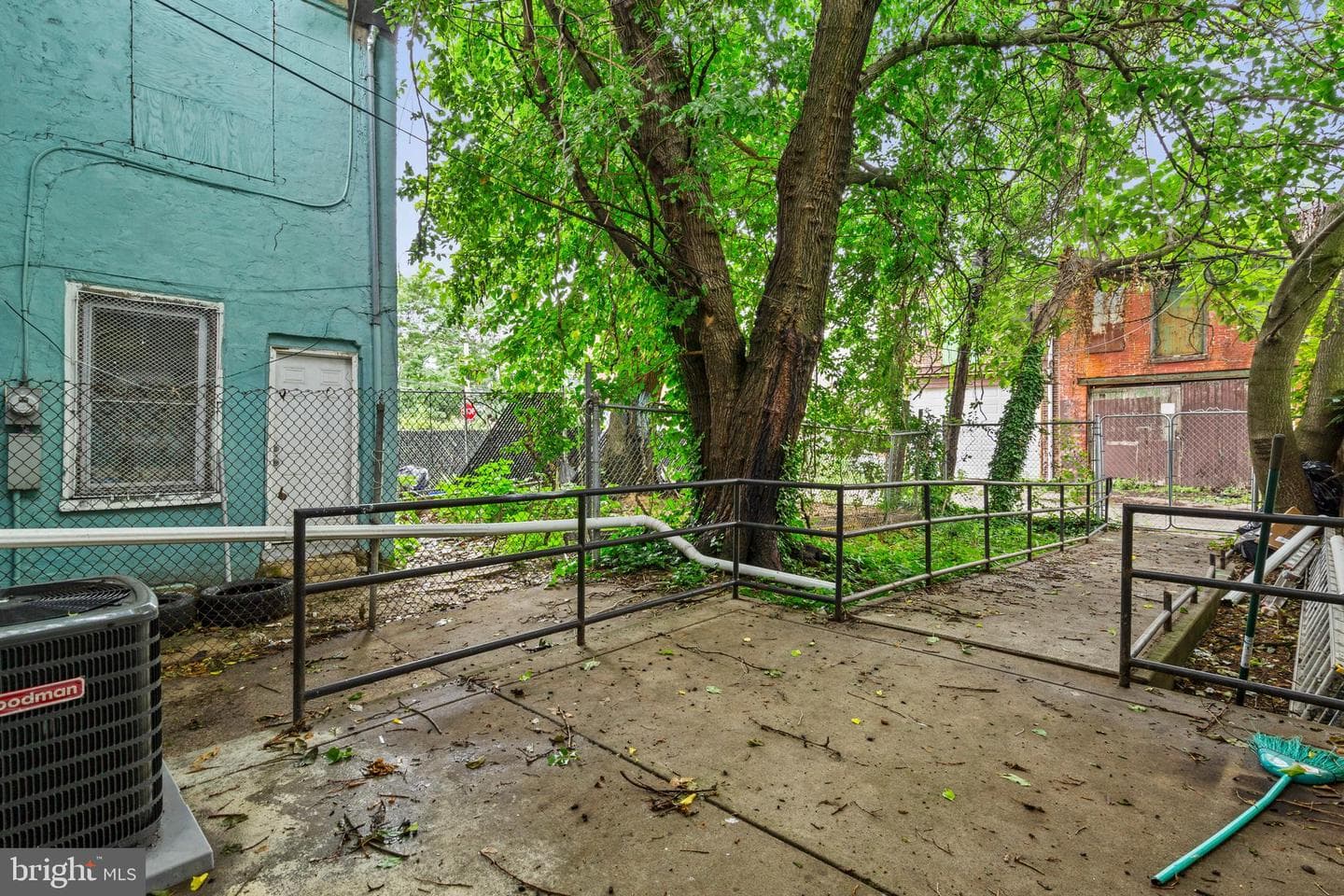 1908 N Croskey St photo 23