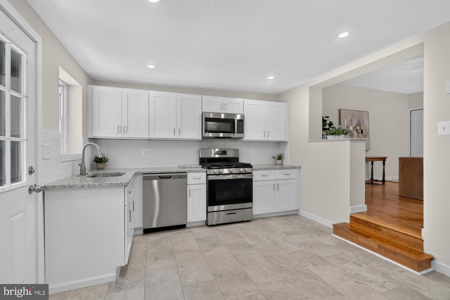 608 Clymer St photo 7