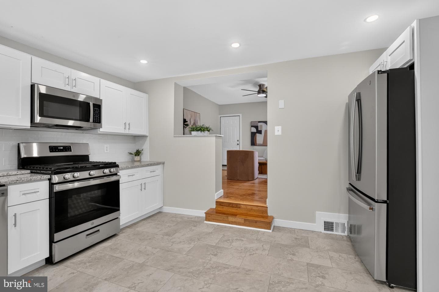 608 Clymer St photo 8