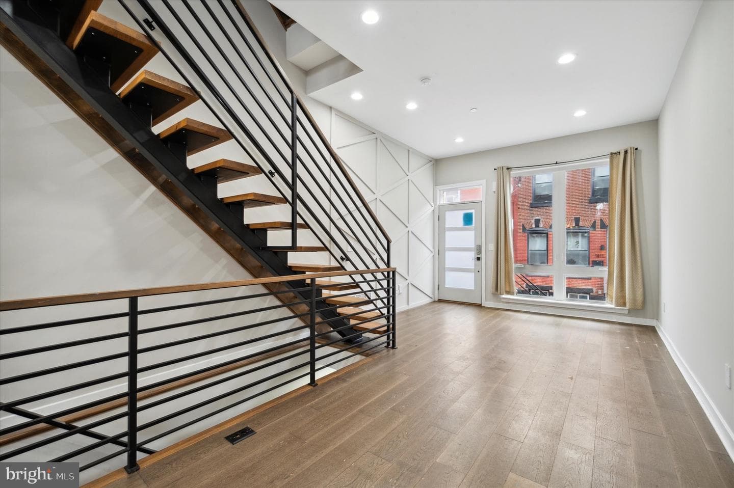 1410 N Dover Street photo 7