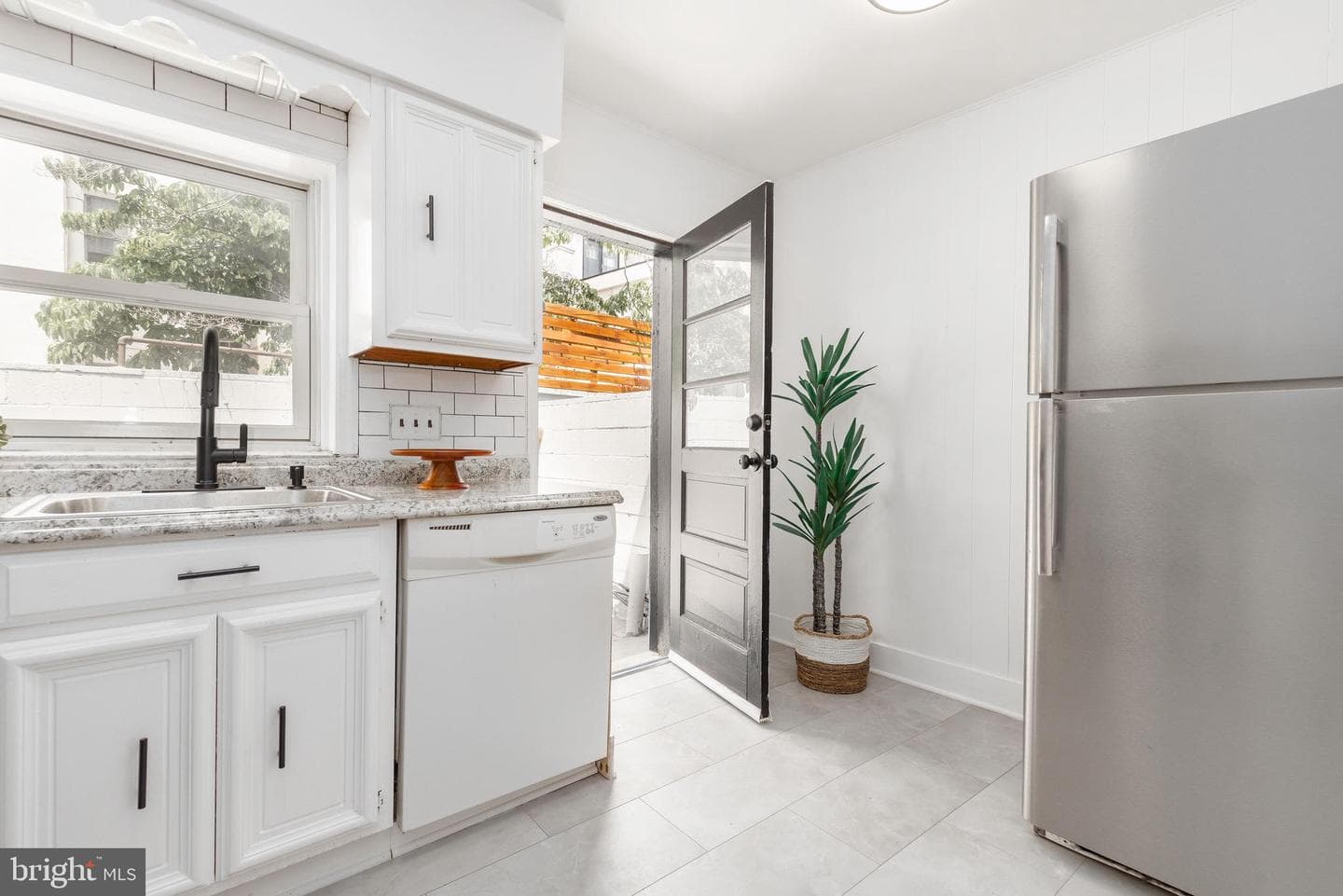 133 Monroe Street photo 13