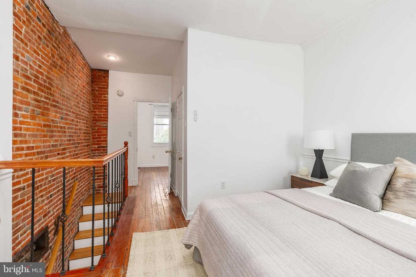 133 Monroe Street photo 17