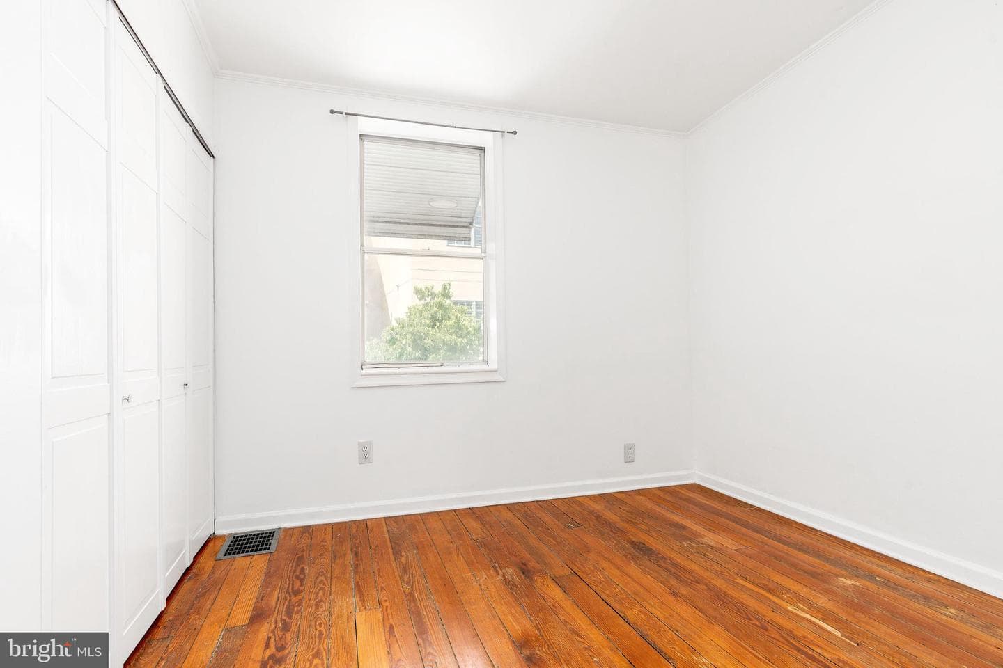 133 Monroe Street photo 21