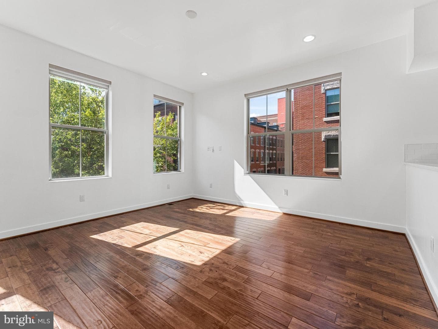 1429 S Lawrence Terrace photo 23