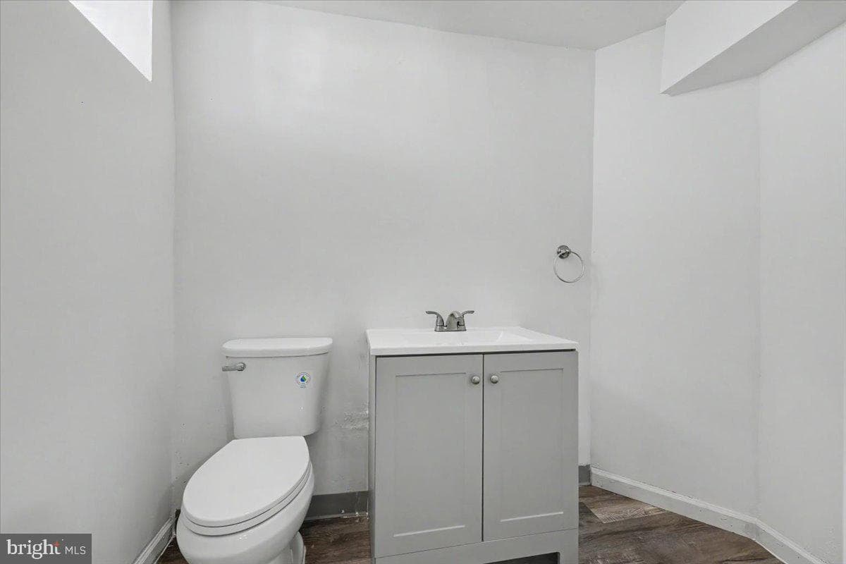 8512 Frontenac Street photo 21