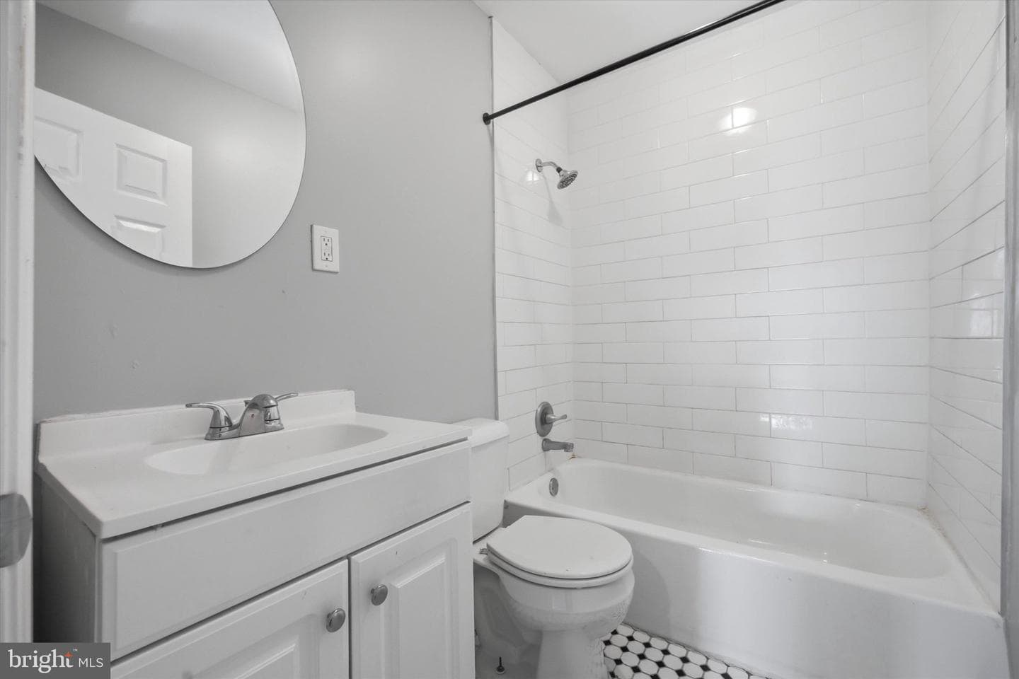 5439 Windsor Street photo 25