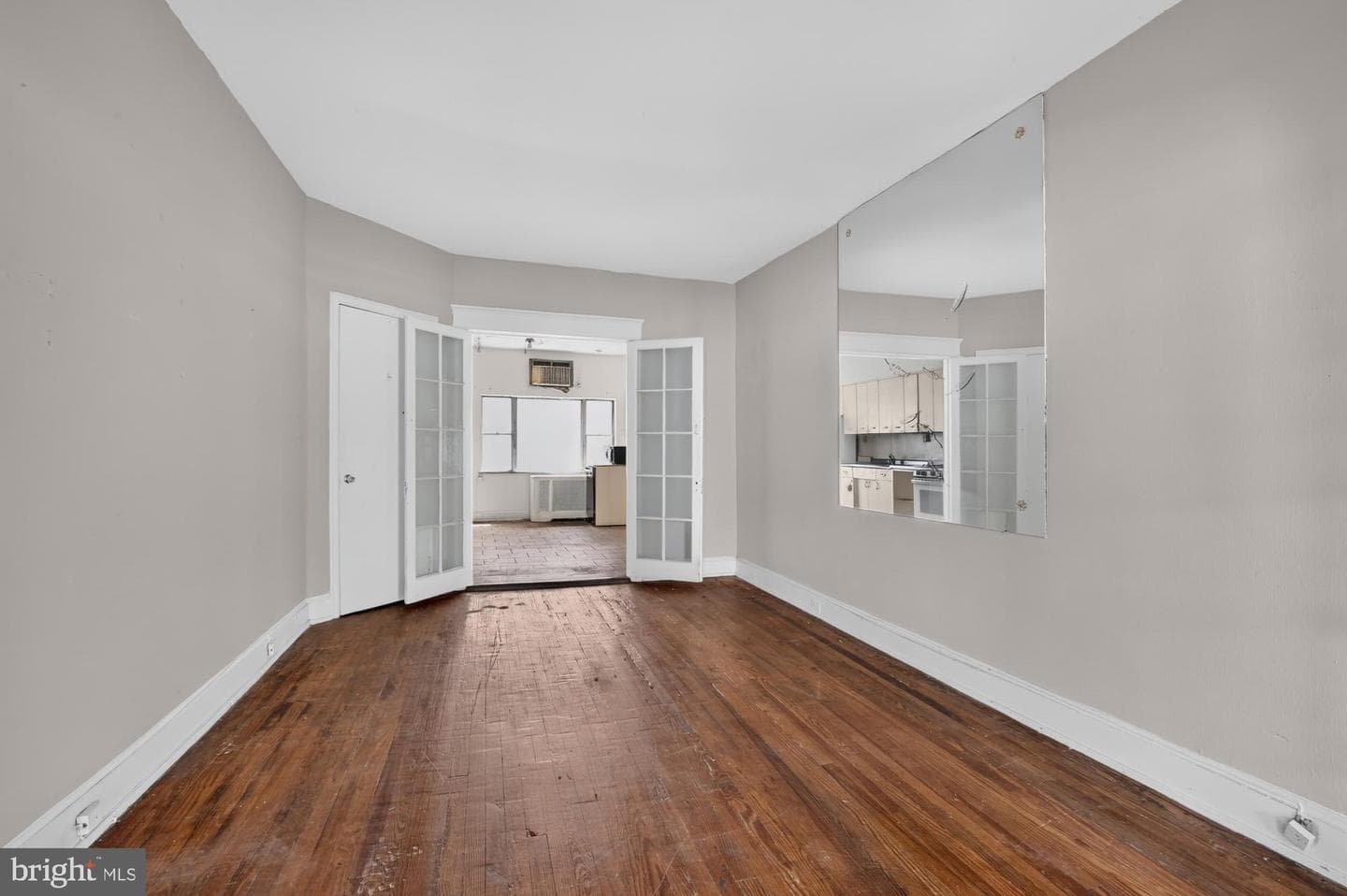 1147 S 10th Street photo 17