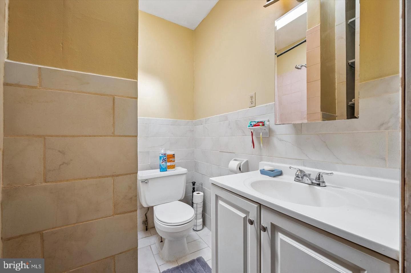 2242 E Monmouth Street photo 11