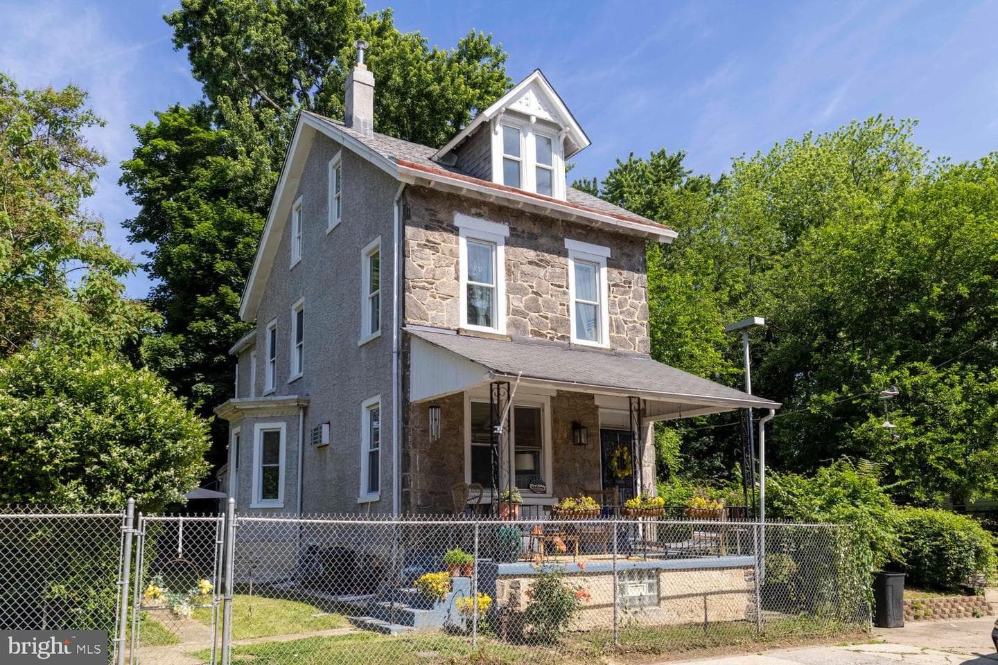 121 E Pleasant Street, Philadelphia