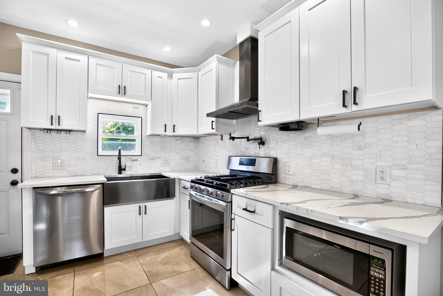 3107 N Taylor Street photo 11