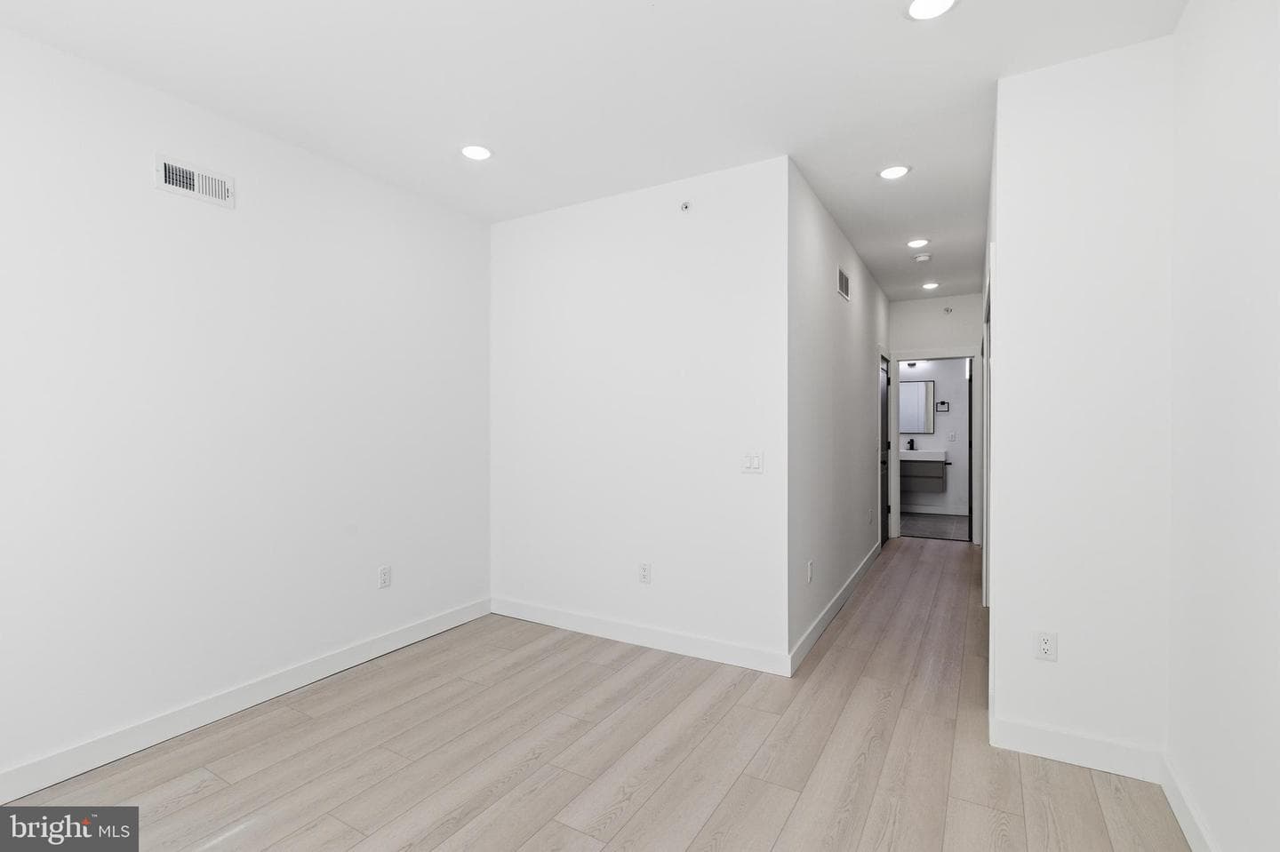1032 W Orleans Street photo 15