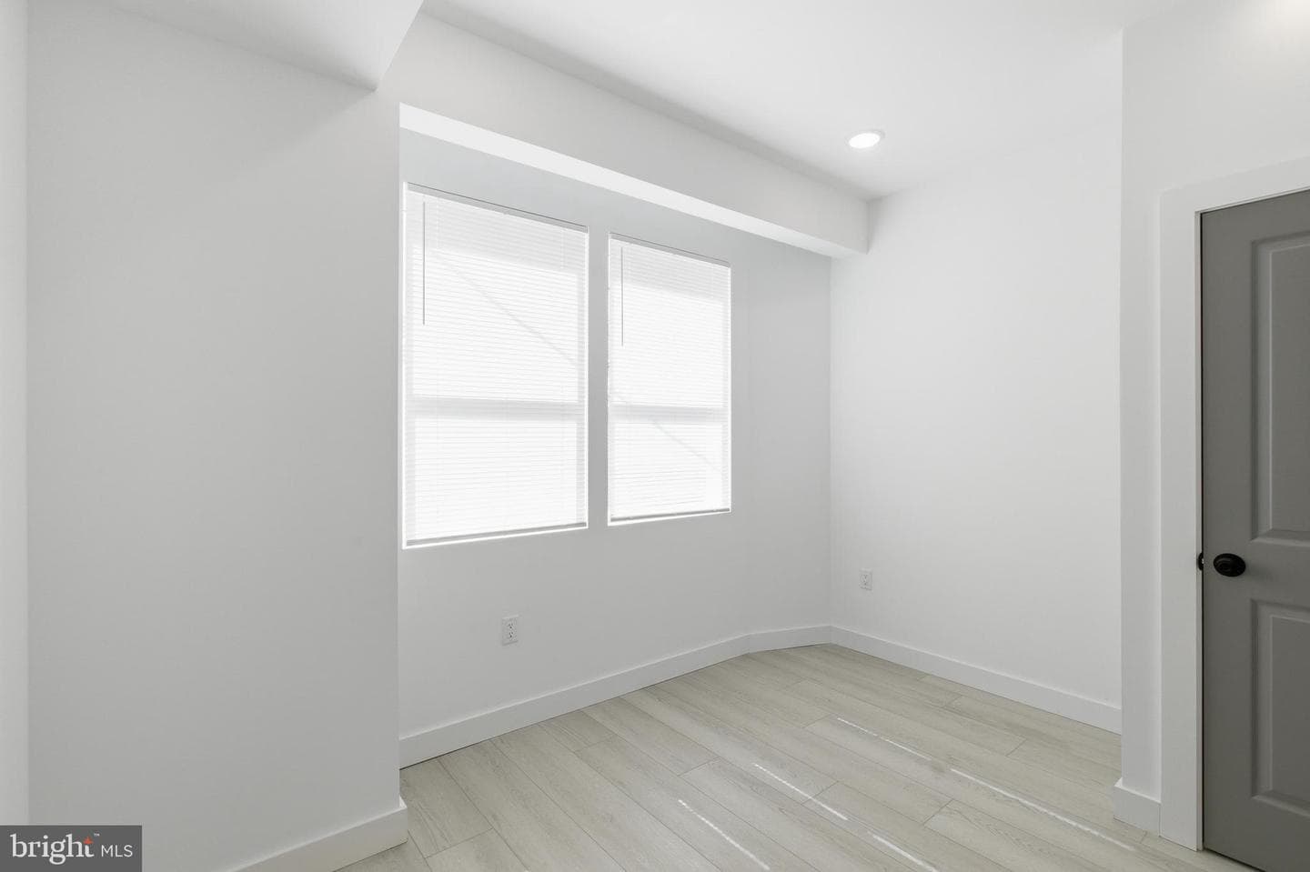 1032 W Orleans Street photo 18