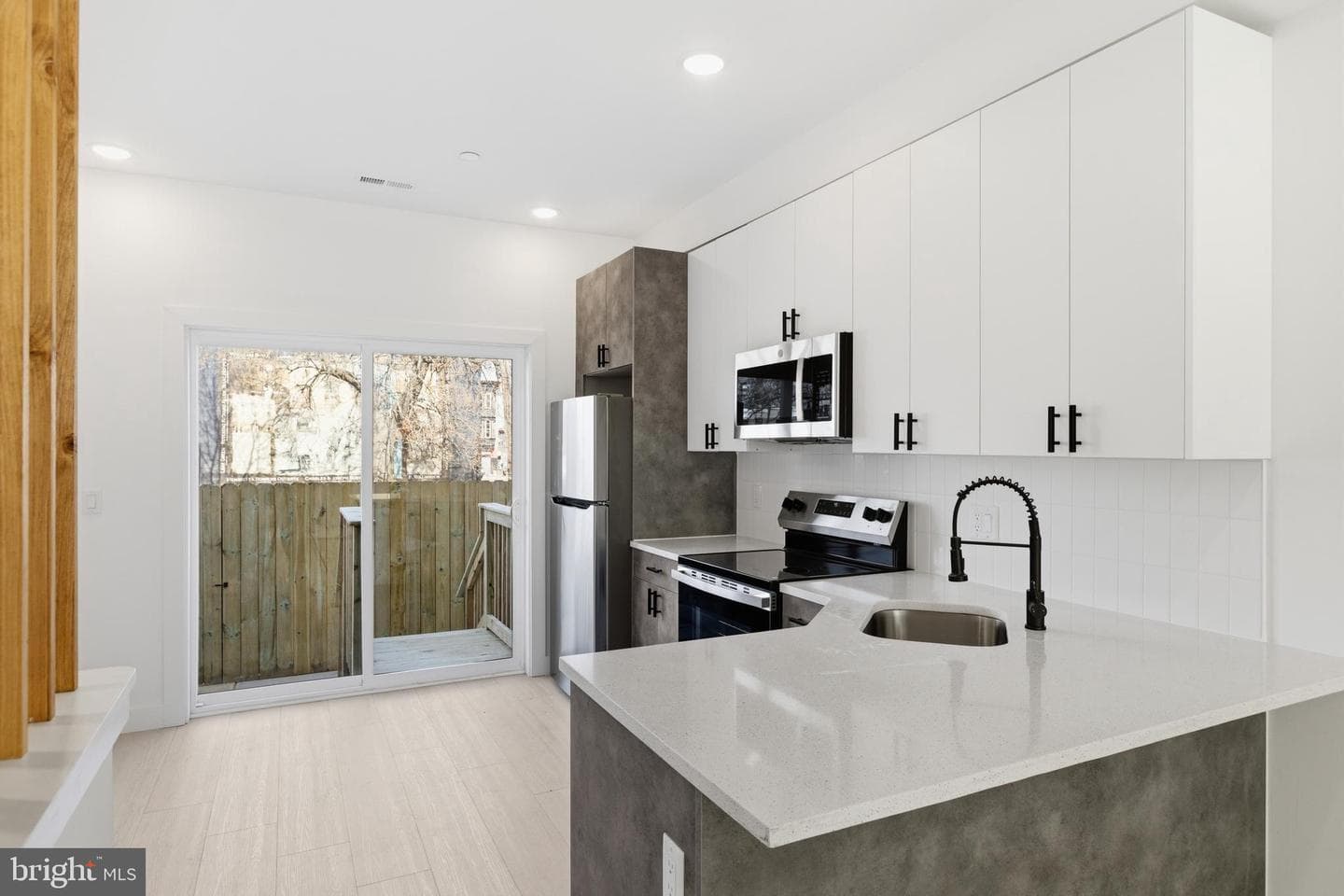 1032 W Orleans Street photo 5