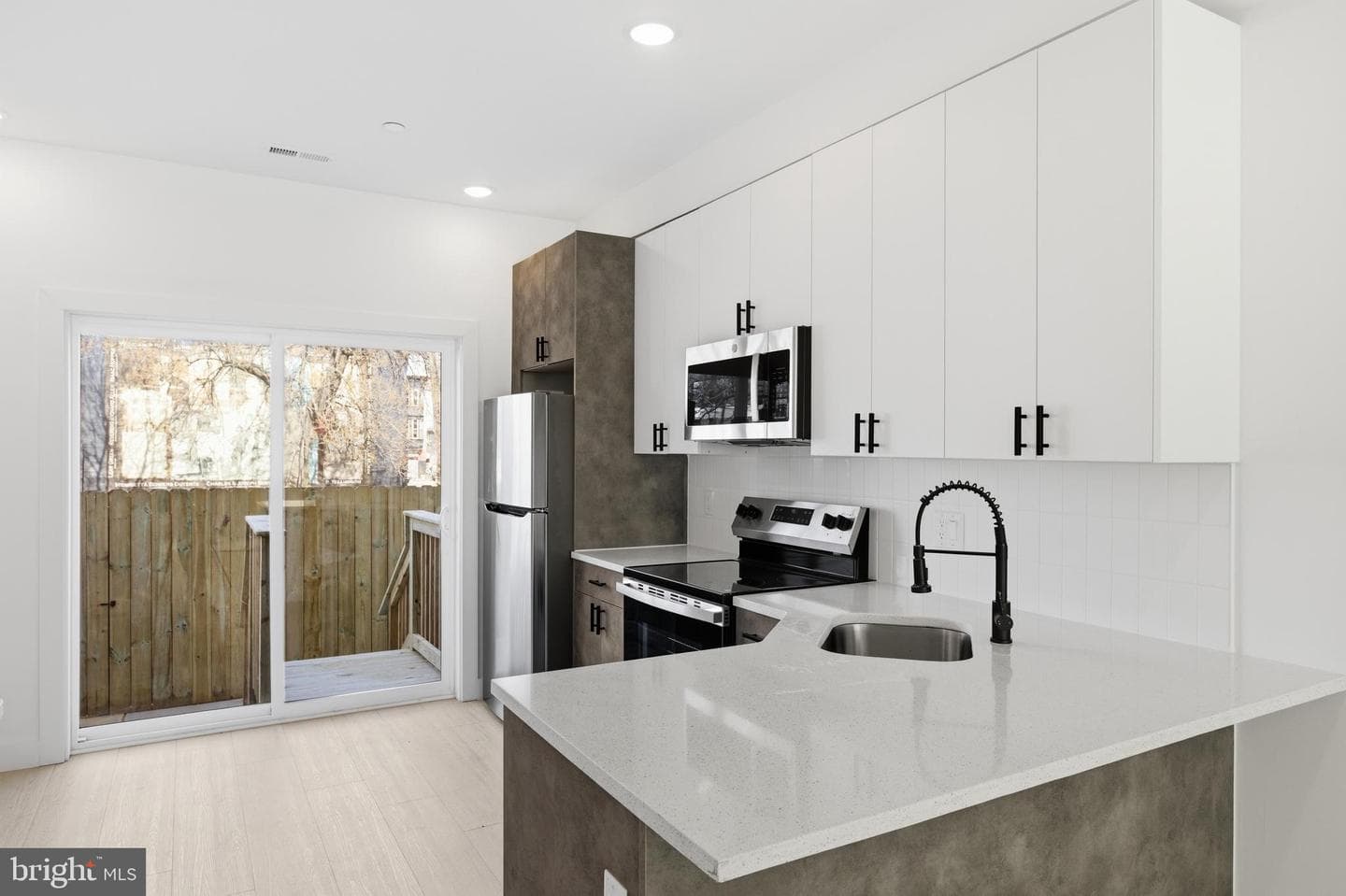 1032 W Orleans Street photo 6