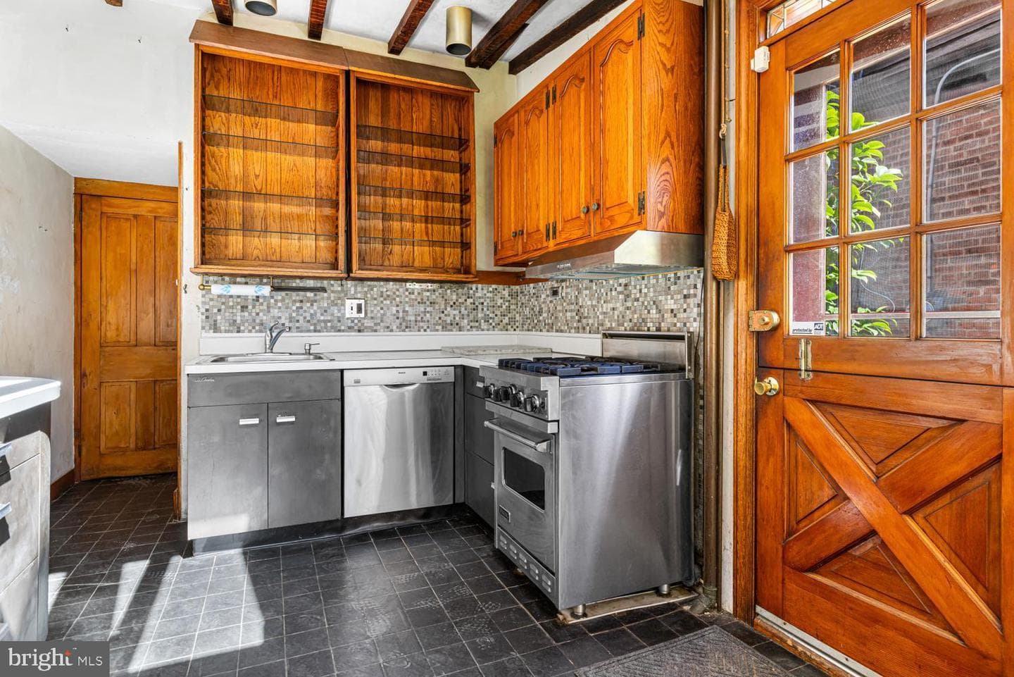 56 W Penn Street photo 13