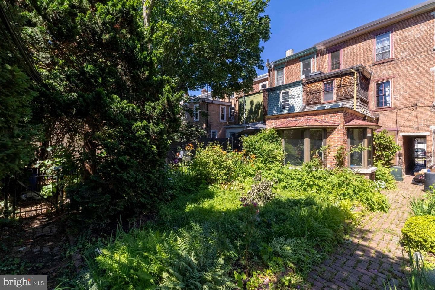 56 W Penn Street photo 34