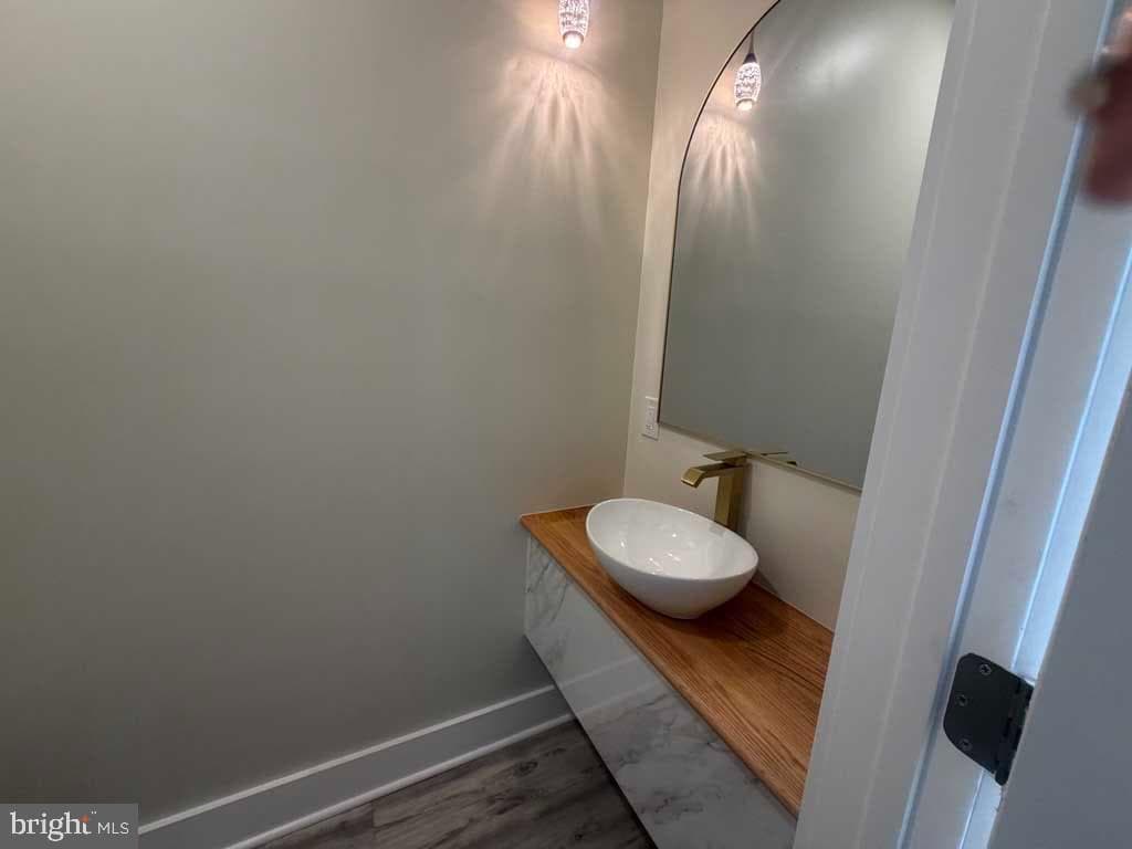6028 Cedar Avenue photo 11