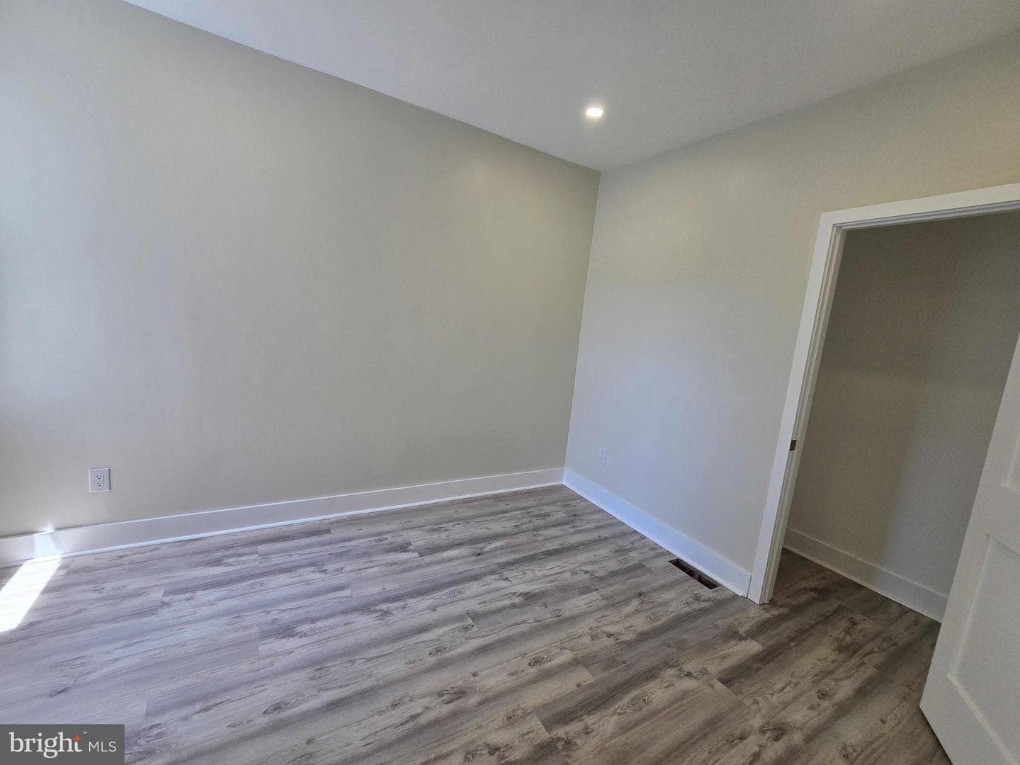6028 Cedar Avenue photo 23