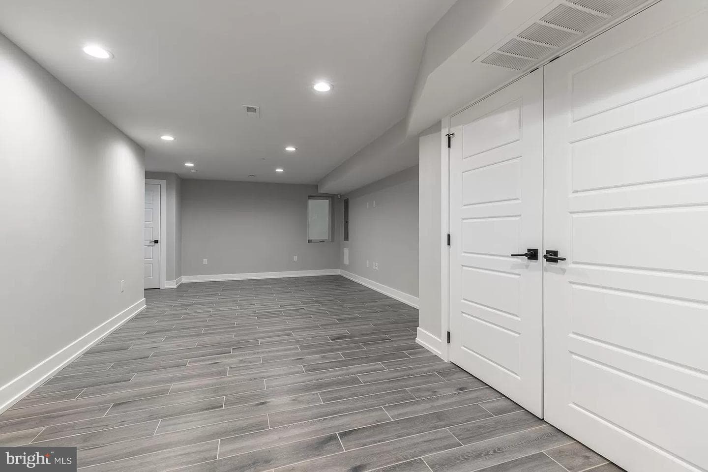 2406 N Howard Street photo 21