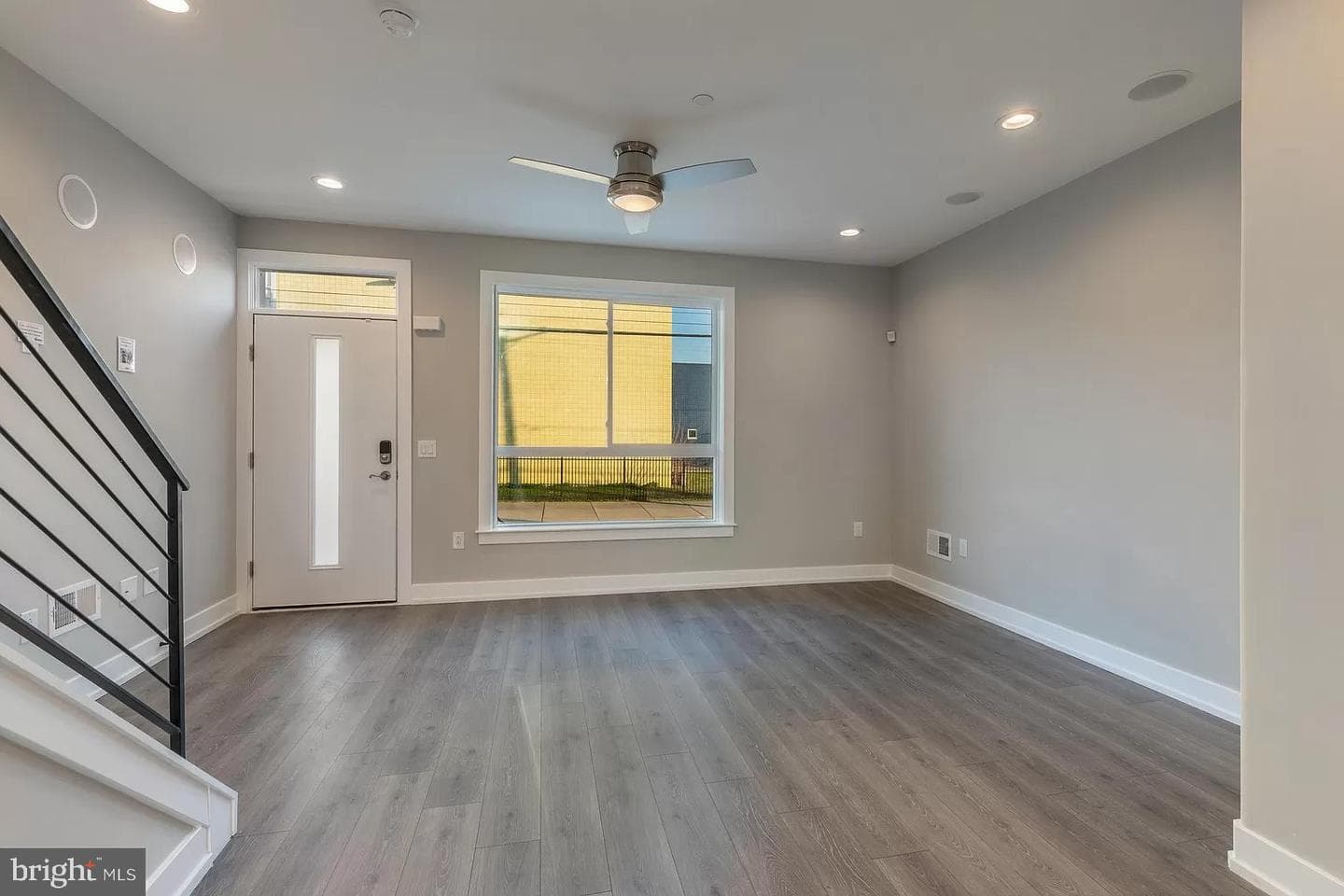 2406 N Howard Street photo 3