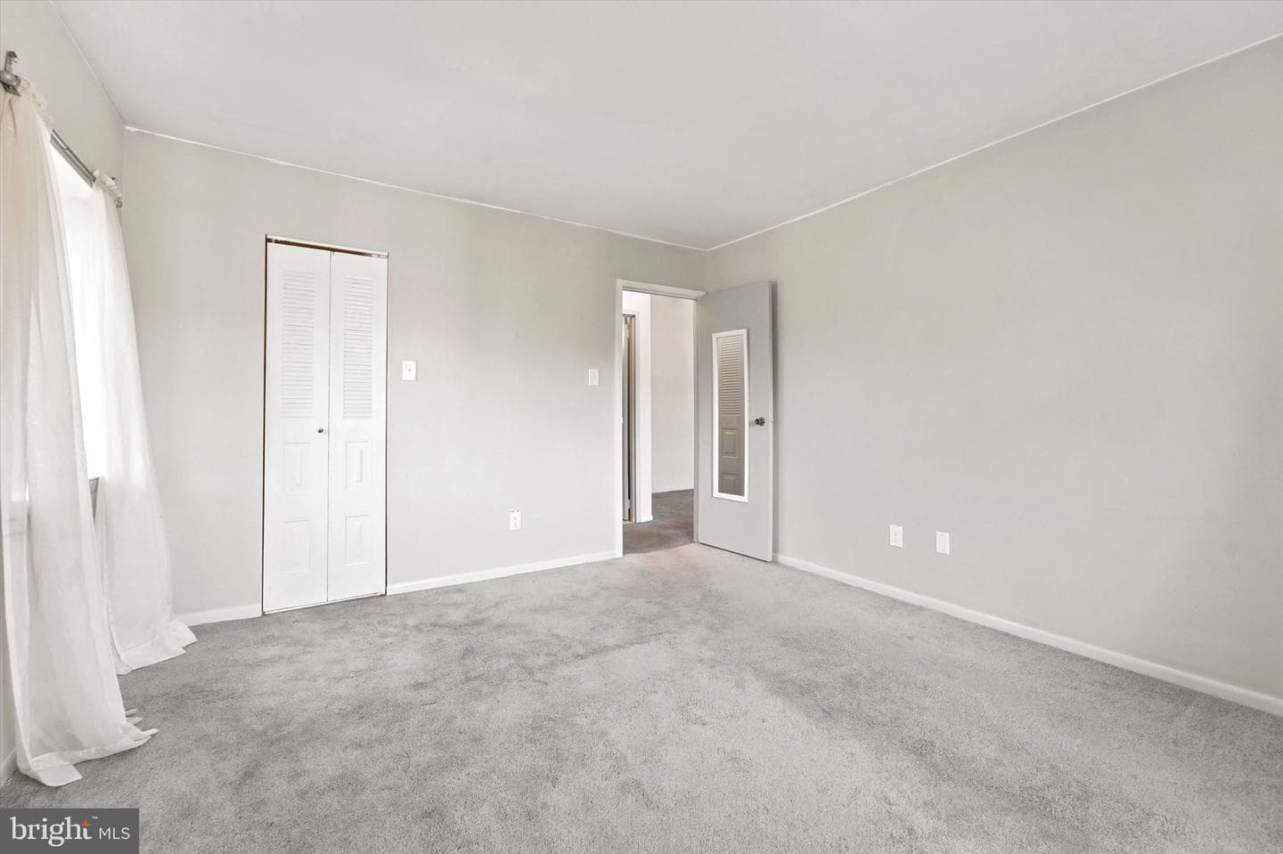58201 Delaire Landing Road #201 photo 17