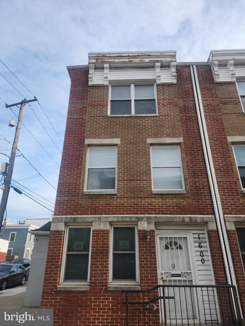 1600 W Diamond Street, Philadelphia