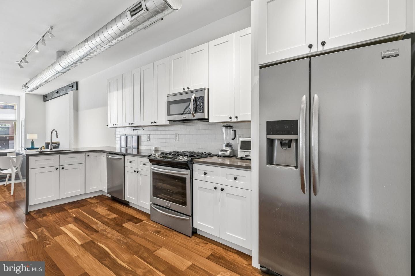 407 Fairmount photo 11