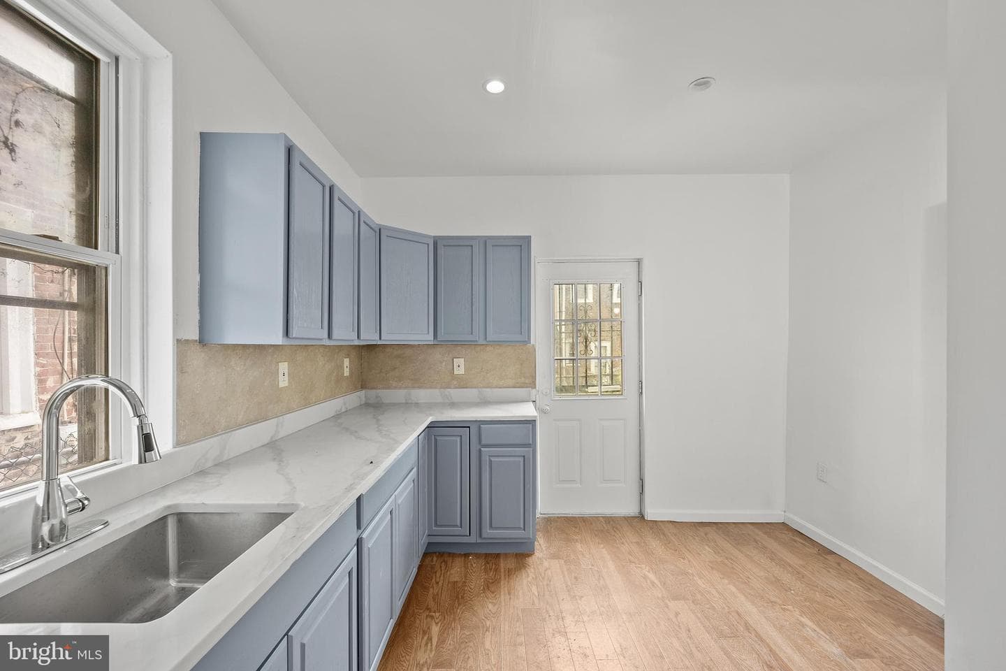 4547 N Smedley Street photo 9