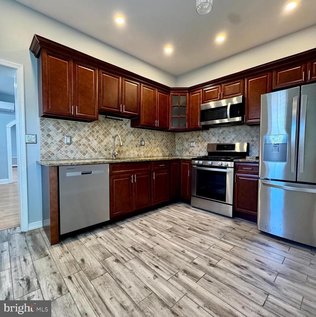 3367 Edgemont Street photo 11
