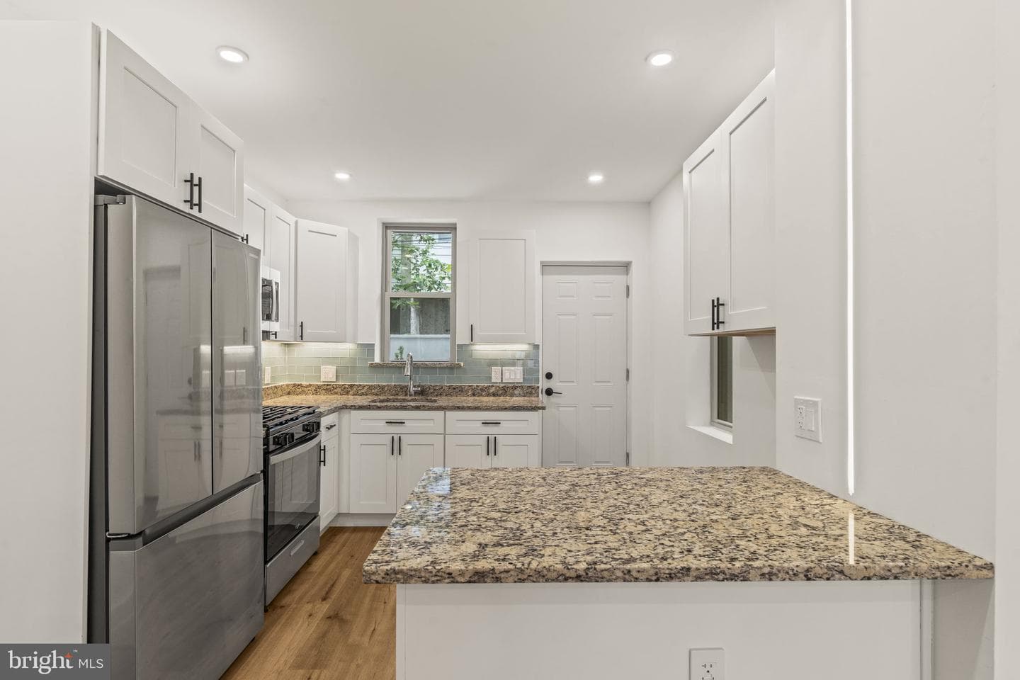 2514 S Bancroft Street photo 8