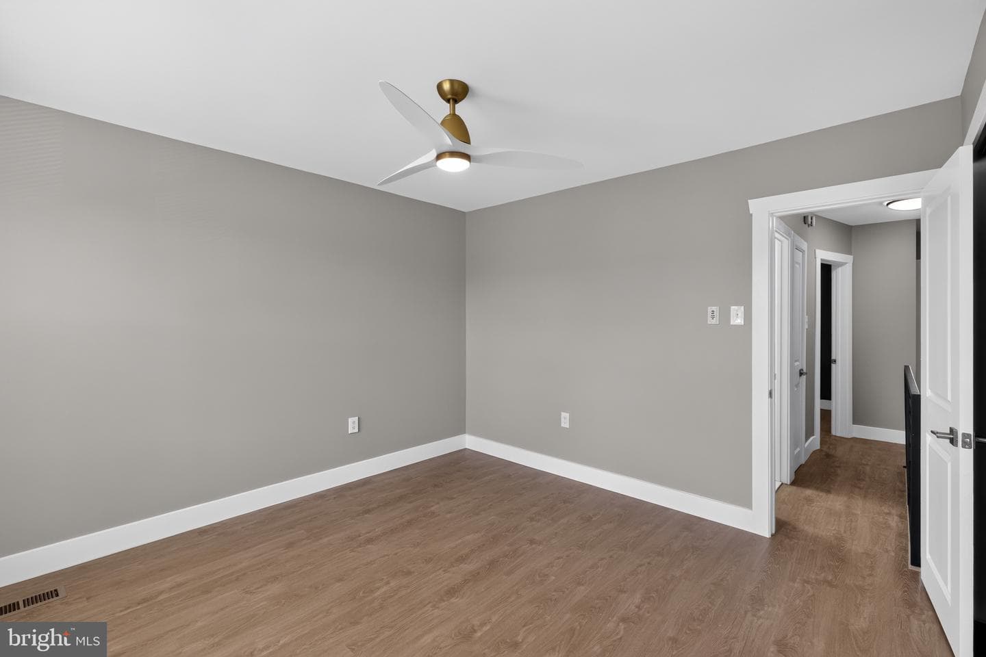 223 Kenilworth Avenue photo 13