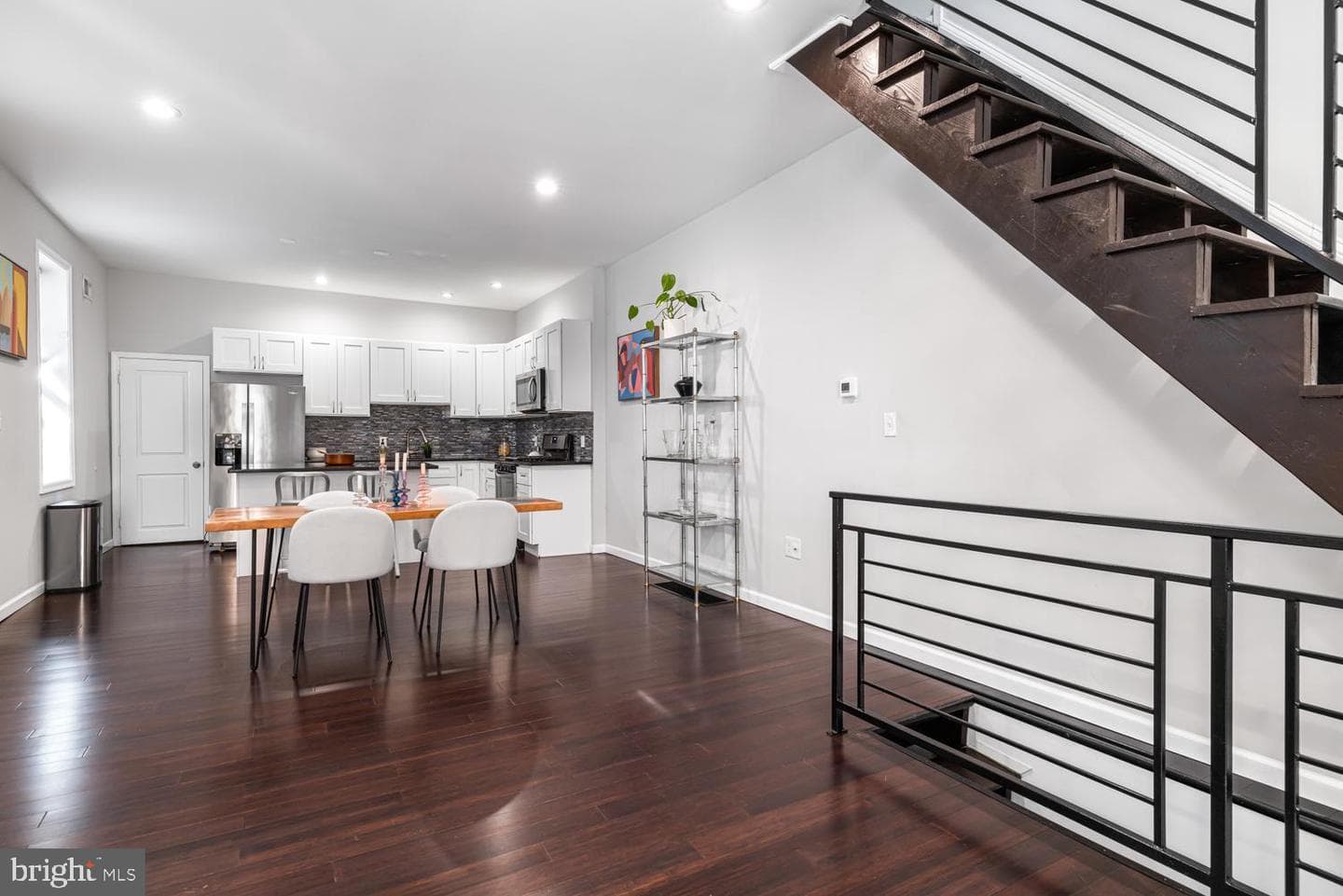 159 E Mayland Street photo 4