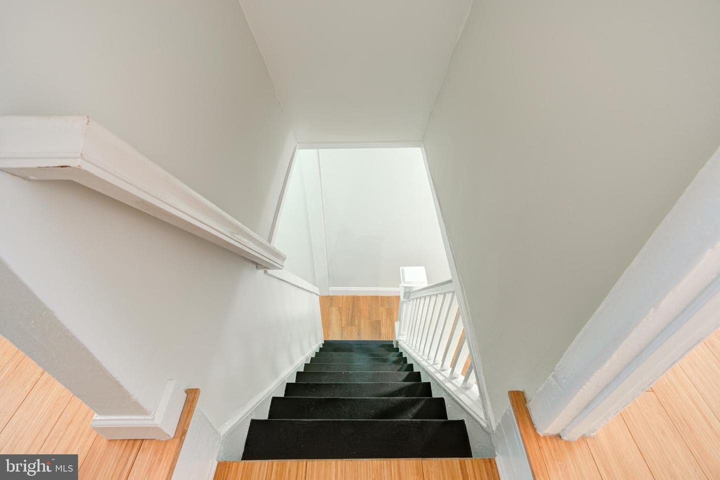 2606 E Madison St photo 11