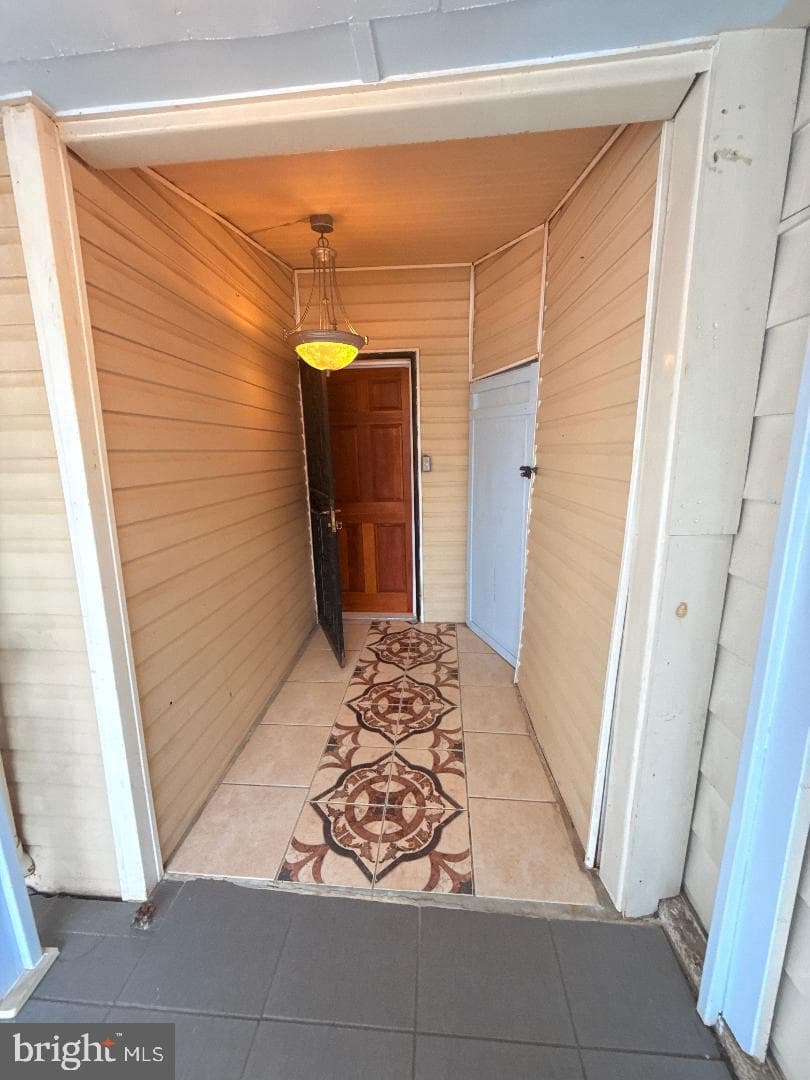 4750 Mercer Street photo 27