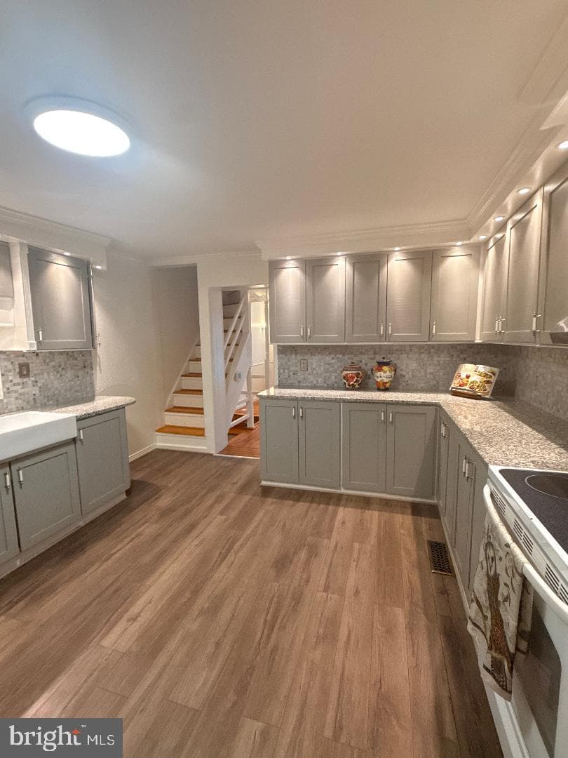 4750 Mercer Street photo 4