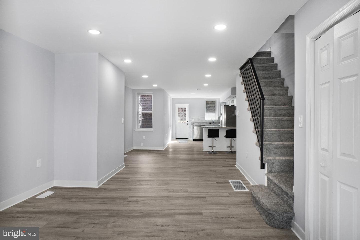 3653 Frankford Avenue photo 8