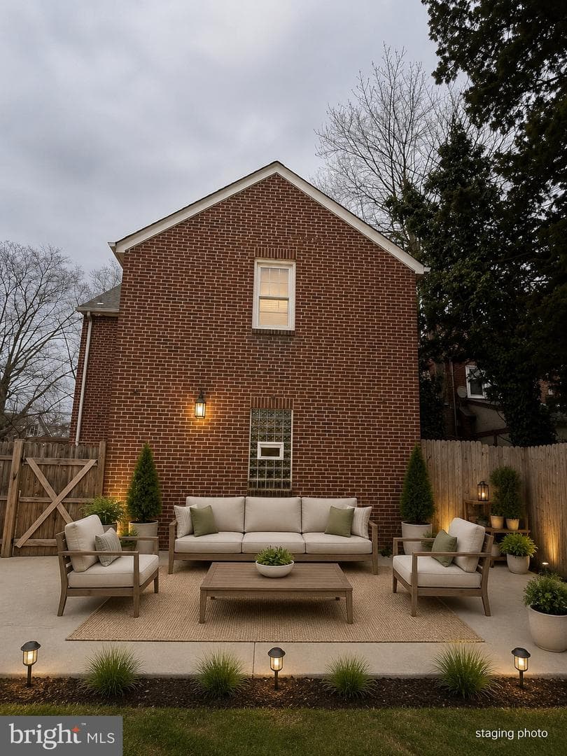1314 Disston St photo 3