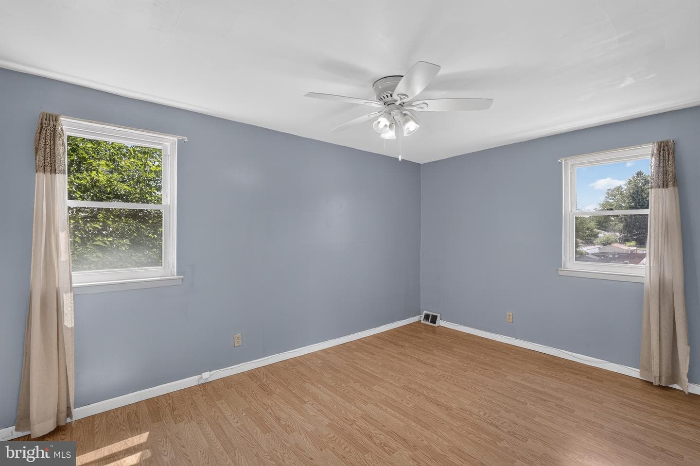 1100 Surrey Road photo 22