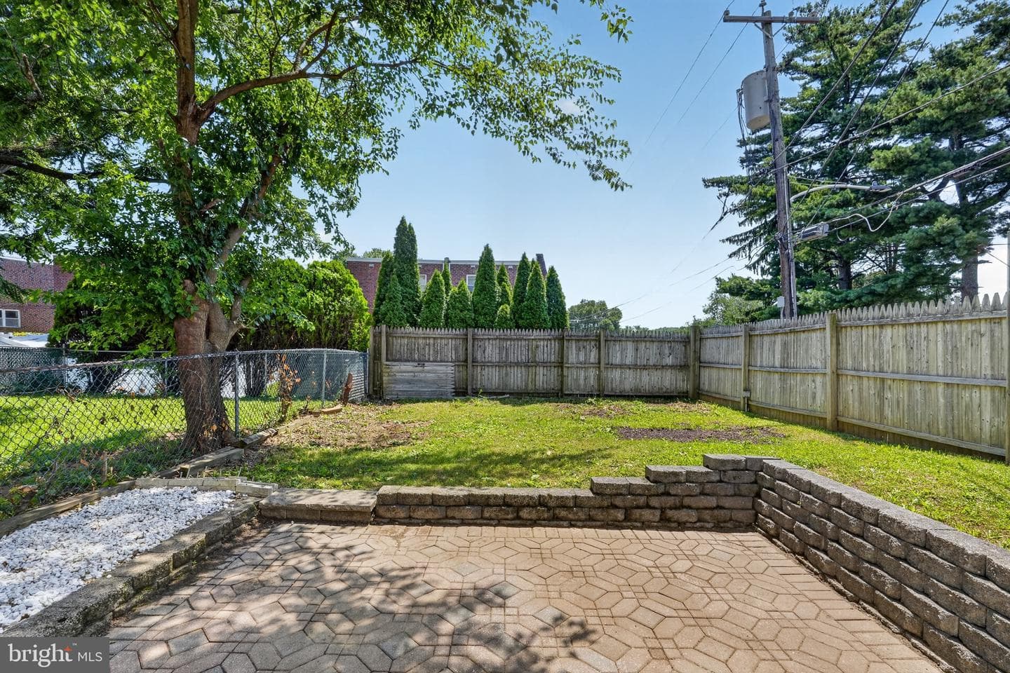 1100 Surrey Road photo 29
