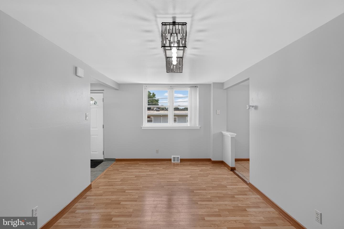 1100 Surrey Road photo 4