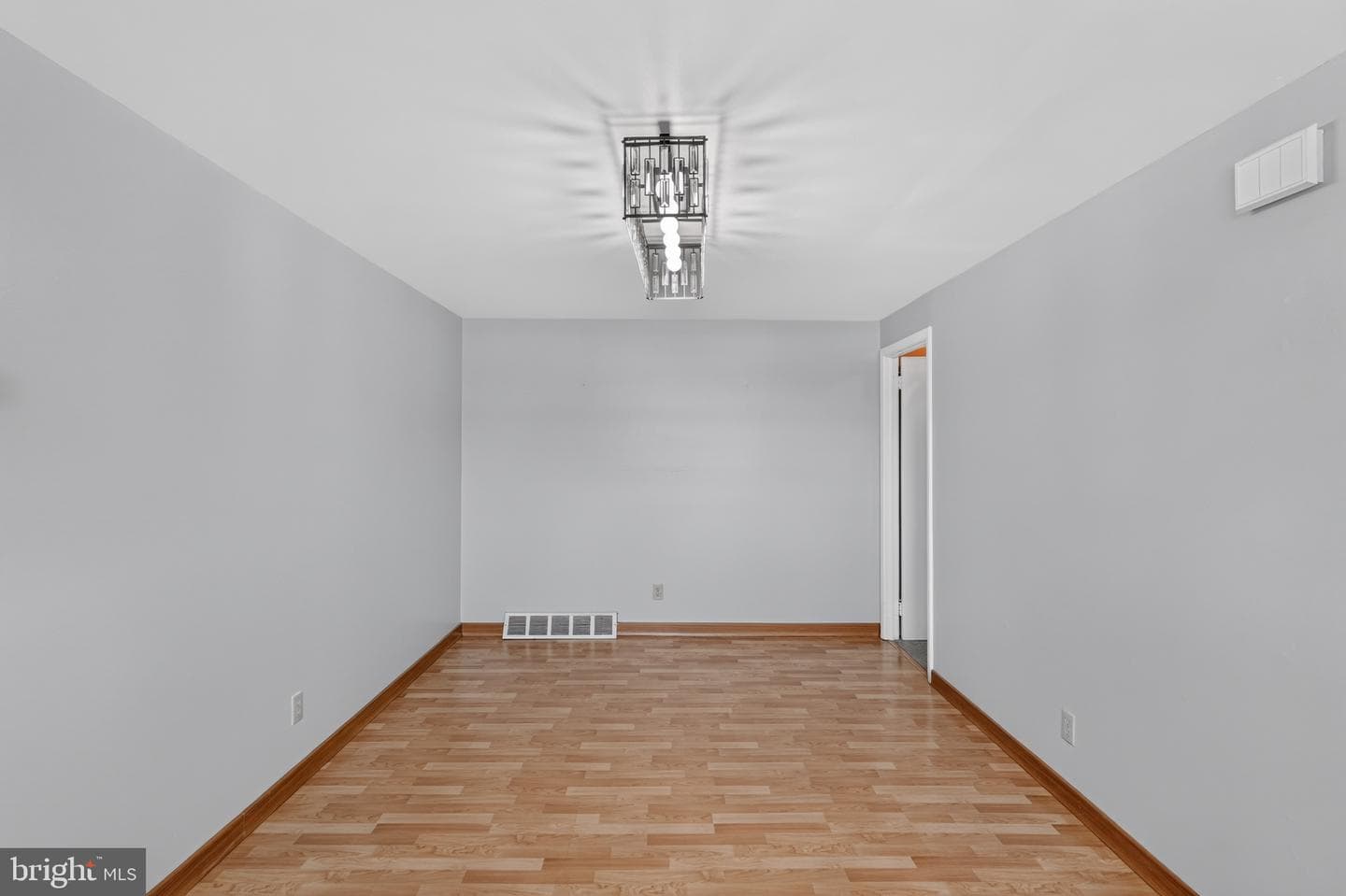 1100 Surrey Road photo 5