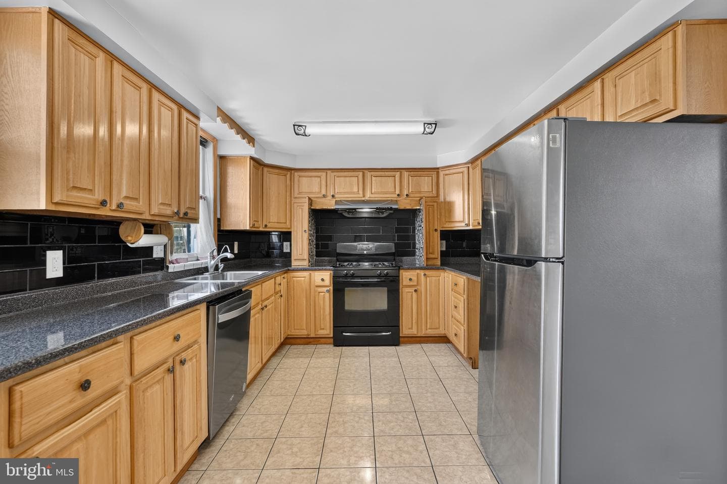 1100 Surrey Road photo 7