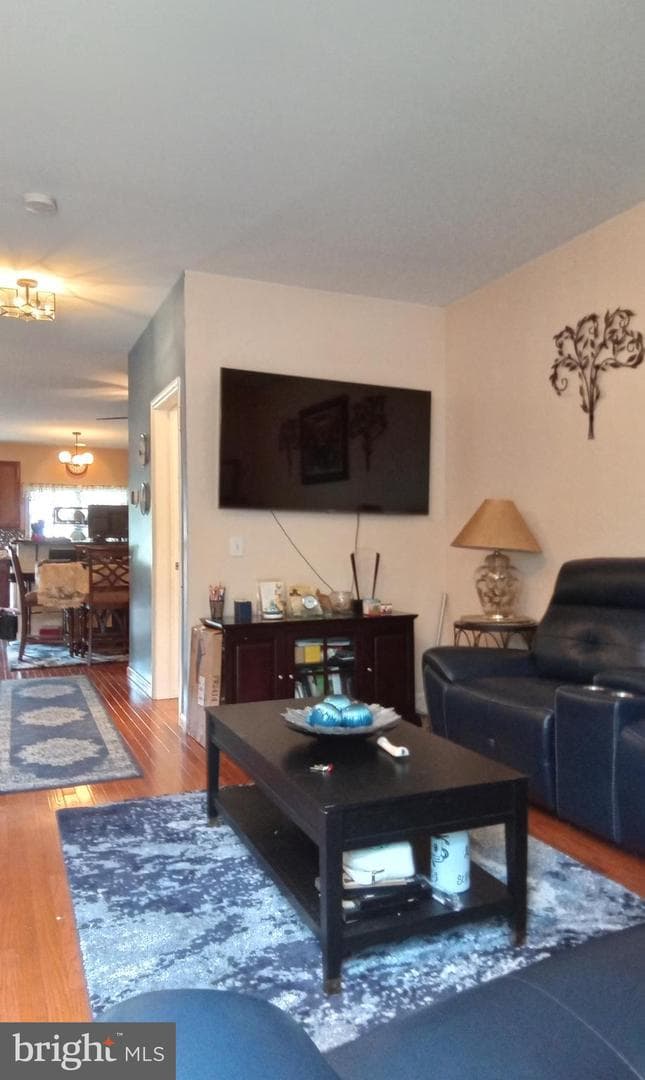 2541 Pickwick St photo 13