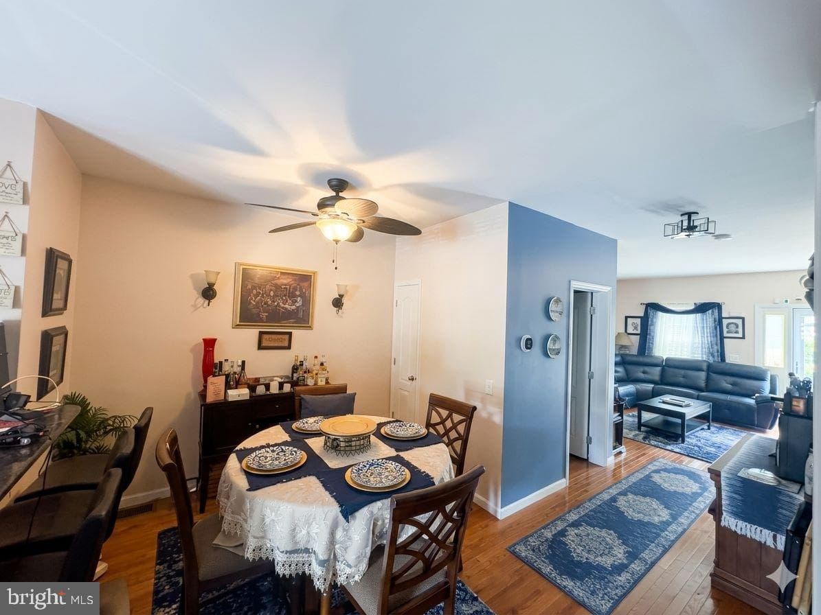 2541 Pickwick St photo 18
