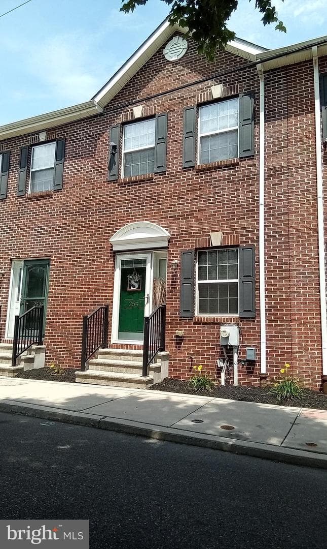 2541 Pickwick St photo 3