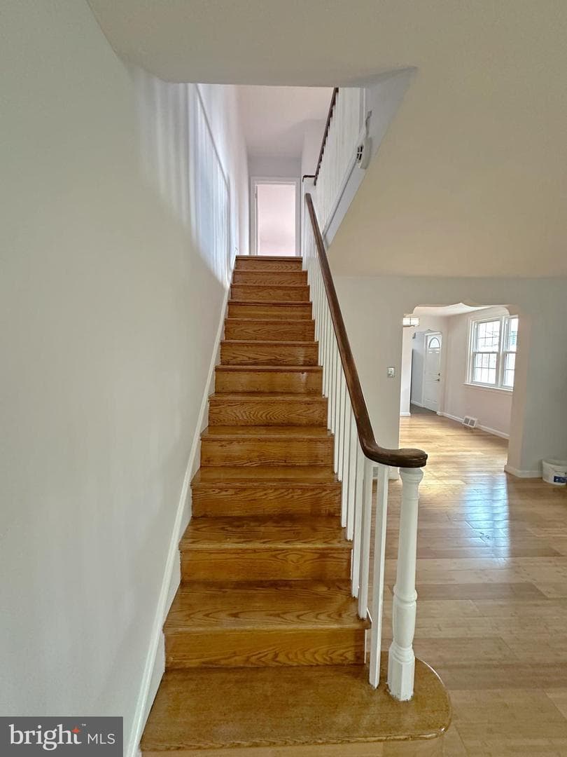 840 Tyson Ave photo 4