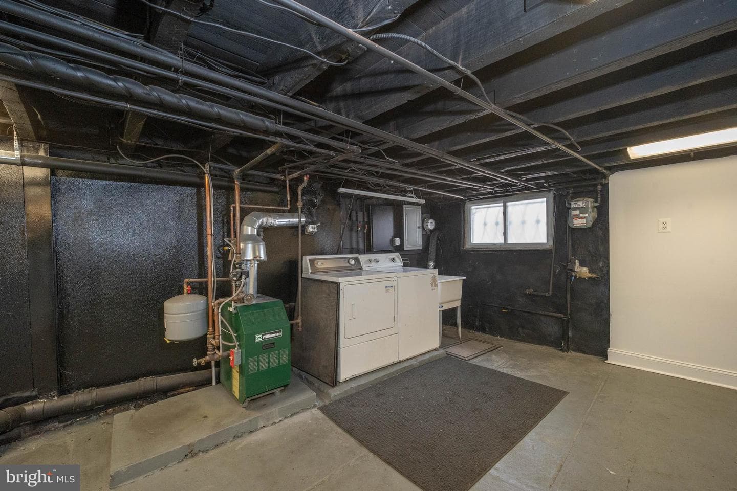 1037 Snyder Avenue photo 12
